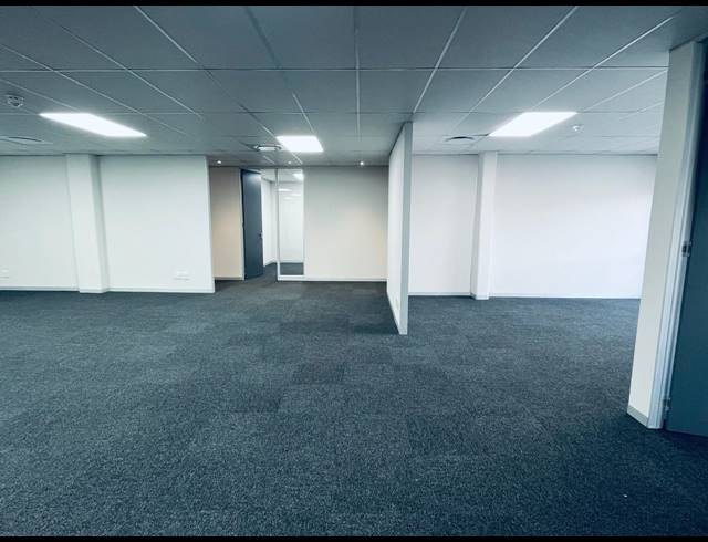 250M² OFFICE TO LET IN FOURWAYS